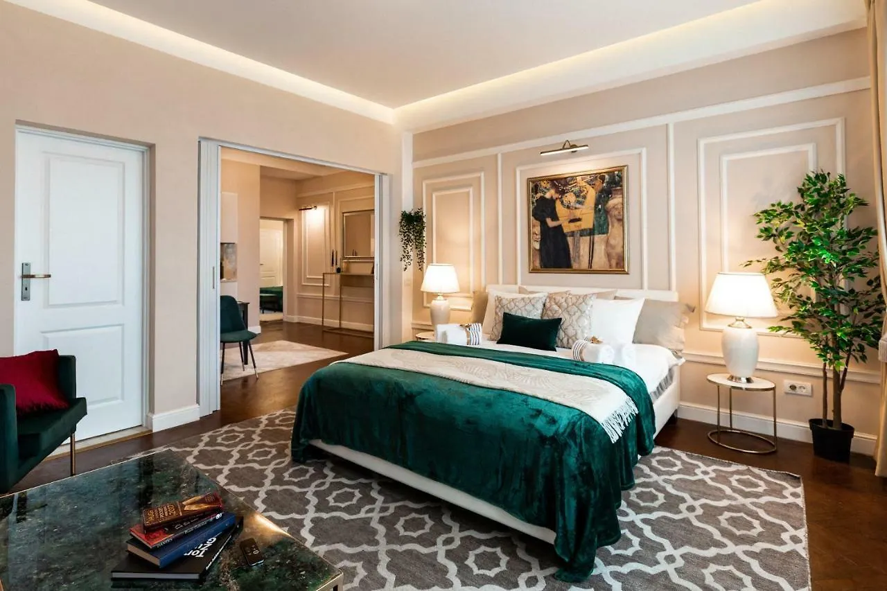 Appartamento Qult - Golden Nest Bucarest